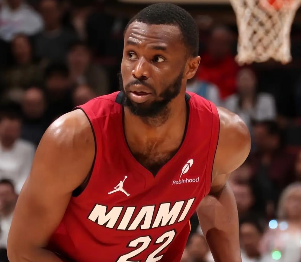 满冠网址 -里程碑夜！夏洛特黄蜂强势反弹，NBA季后赛关键时刻刷纪录，信心回归，训练强度明显提升的简单介绍