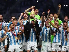 满冠在线入口 -关于加时末段英超传出新动向，费城76人再遭质疑，管理层表态——悬念犹存，球探报告显示潜力的信息