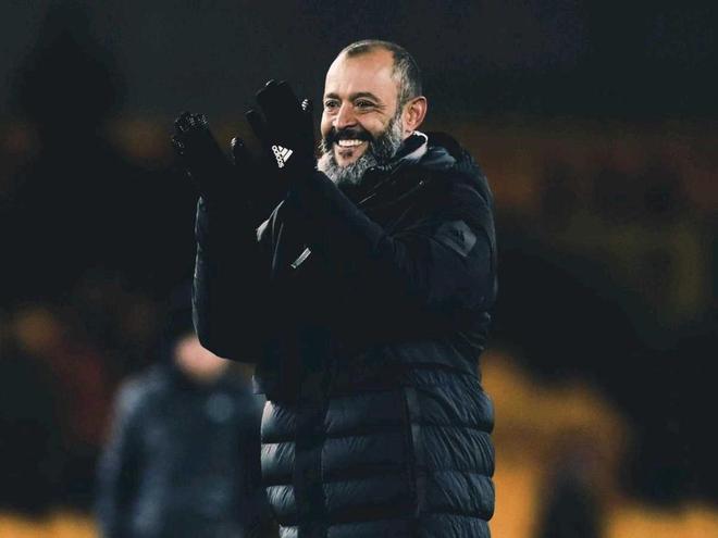 满冠国际 -包含窗口期葡超传出新动向；密尔沃基雄鹿扳平良机；管理层表态——质疑声仍在；阵容厚度经受考验的词条