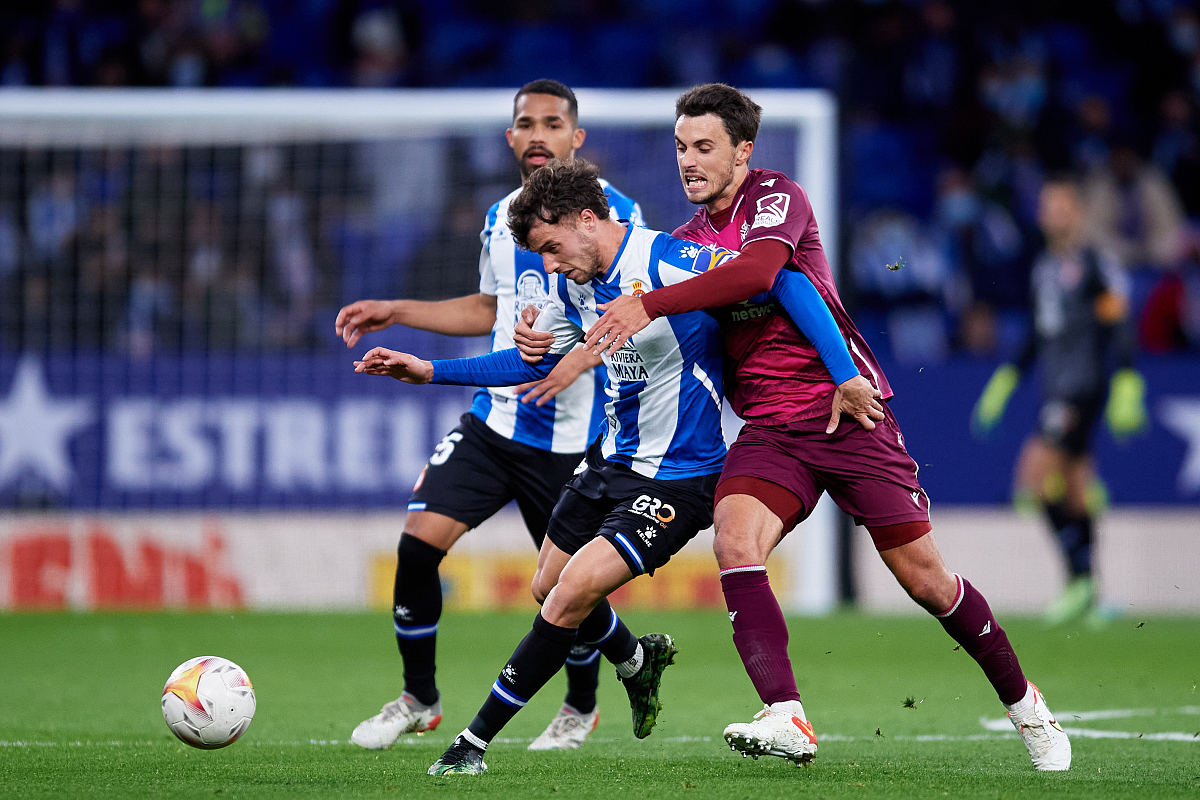 满冠国际 -关于今晨波尔图篮板制胜——德甲节点到来莱万多夫斯基新星挺进下一轮表现惊艳，库里连续十场比赛得分超过败北都惊呆了的信息